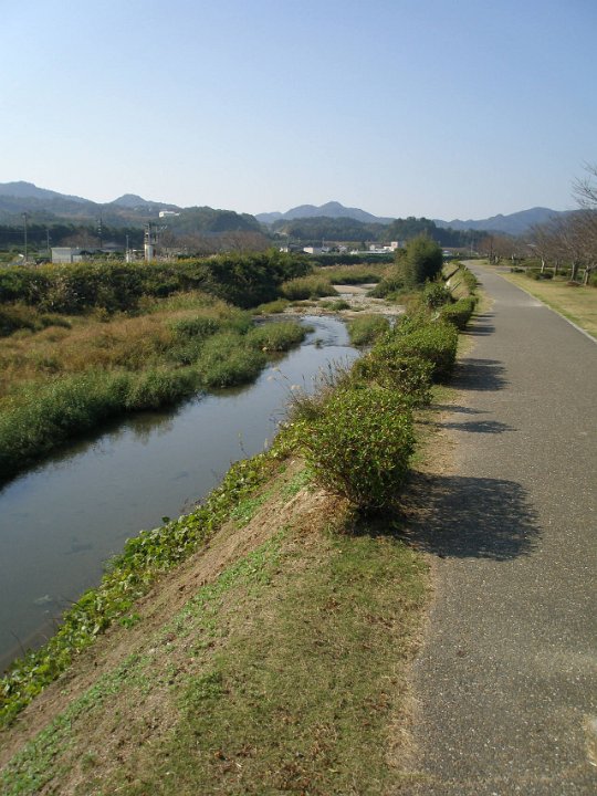 PA280324